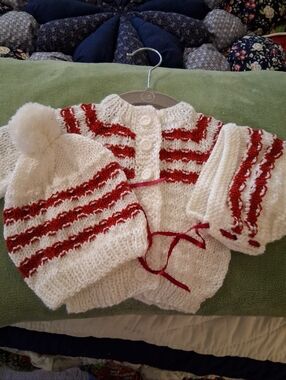 Handmade Baby Sweater Set White with Red Stripes and 2 matching hats 6-9 months
